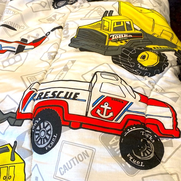 Tonka Comforter-Trucks in Good Used Condition -Rare Find Vintage - Picture 4 of 11